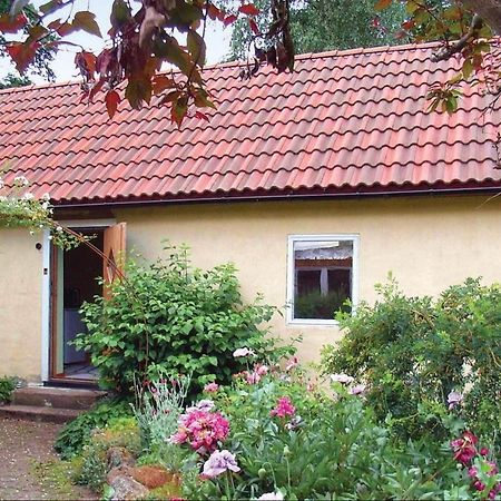 1 Bedroom Beautiful Home In Tomelilla Exterior foto