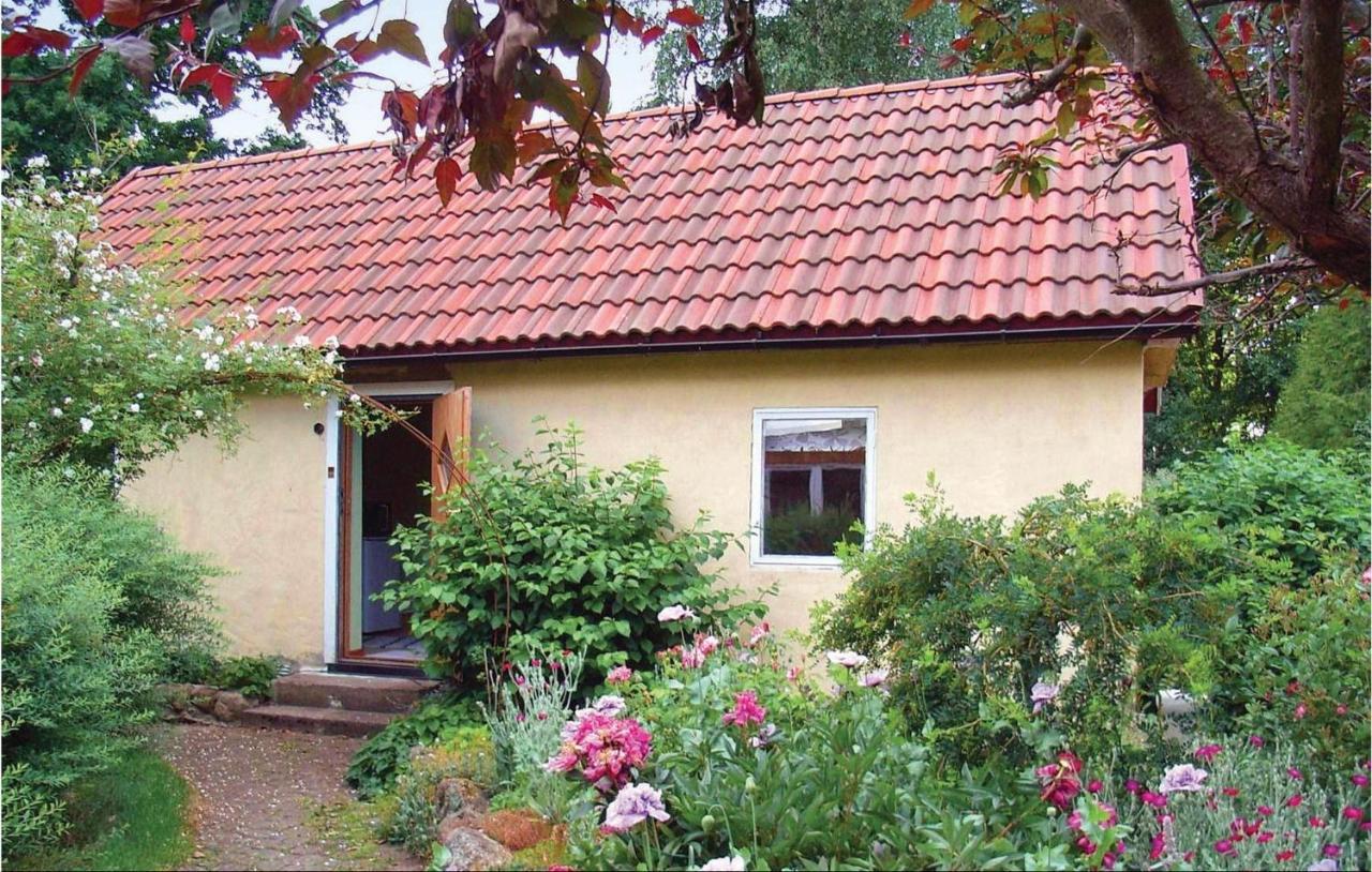 1 Bedroom Beautiful Home In Tomelilla Exterior foto